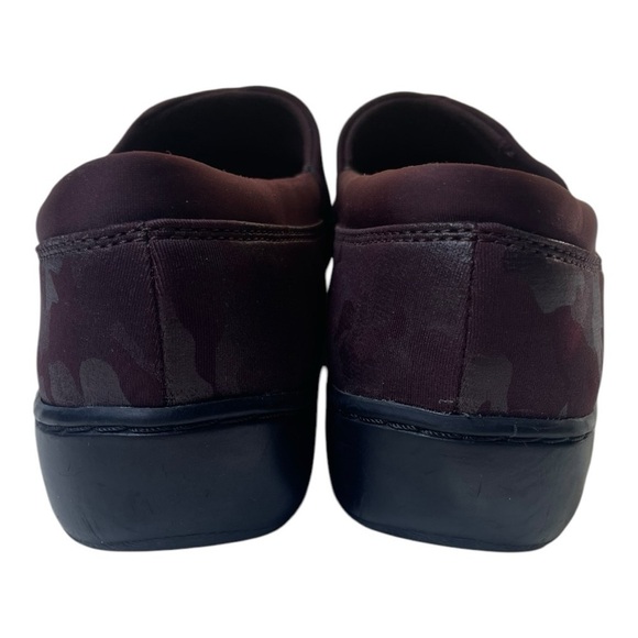 Clarks Women’s Cora Heather Burgundy Slip On Loafers - Picture 5 of 9